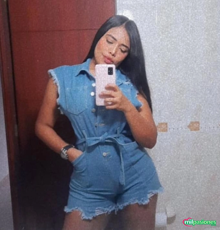 AMORES SOY VALERY MUJER LATINA Y CARIÑOSA VEN A CONOCERME