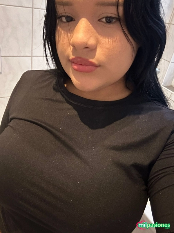 Latina con una sonrisa encantadora muy cariñosa y amable  - 6