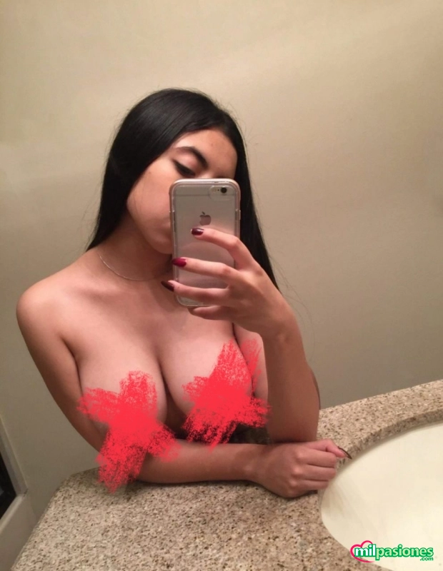 Tu putita jovencita caliente disponible para ti - 1