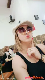 Pareja swinger busca divertirse, chica colombiana