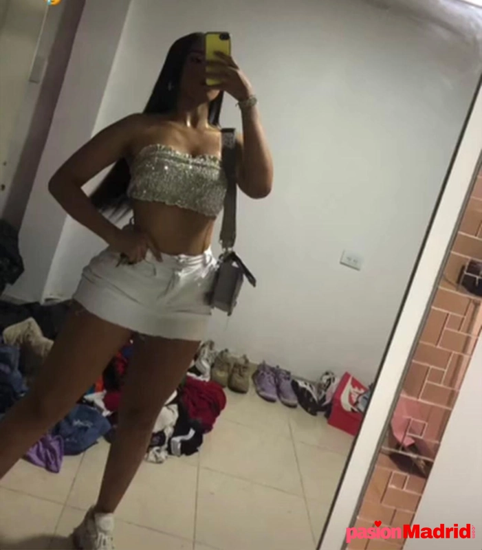 Antonella Colombia 19 añitos recién llegada  - 2