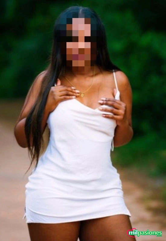 SEXY Y ATRACTIVA LATINA MULATA CON CURVAS DE ENSUEÑO 