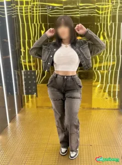 Sensual morena colombiana recién llegada 