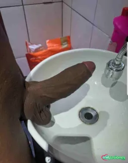 SOY AFRICANO MUY LIMPIO BUSCO PAREJAS Y MUJERES 