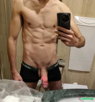 Muy dotado 21cm solo para parejas hetero 