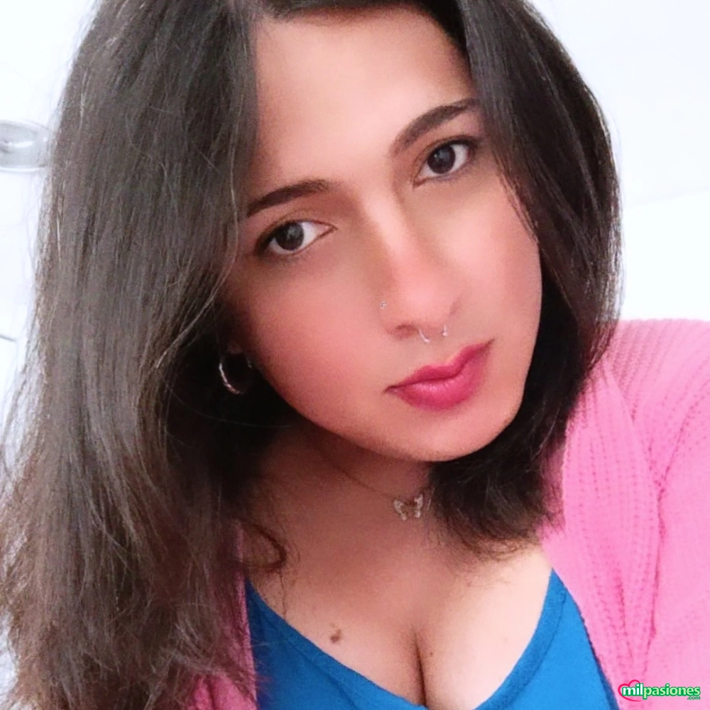 Chica trans latina ofrece sus servicios como acompañante  - 1