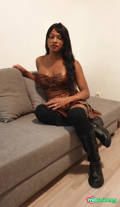 Eva bella Transexual brasileña completamente implicada - 1