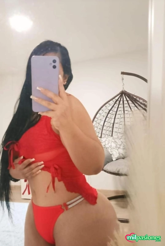 COLOMBIANA GUARRITA CON GANAS DE UNA RICA POLLA 