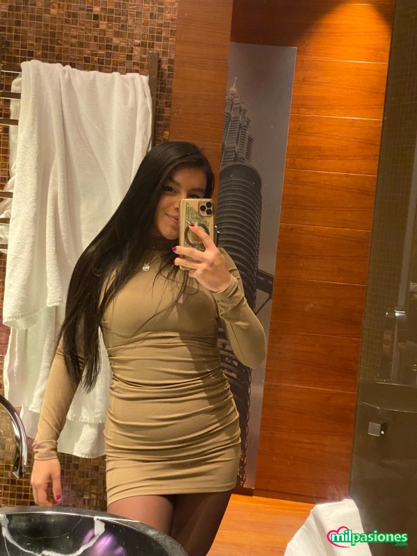 Hermosa latina lista para ti no olvidéis en contactarme