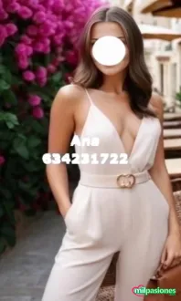 Chica apasionada para caballeros elegantes 