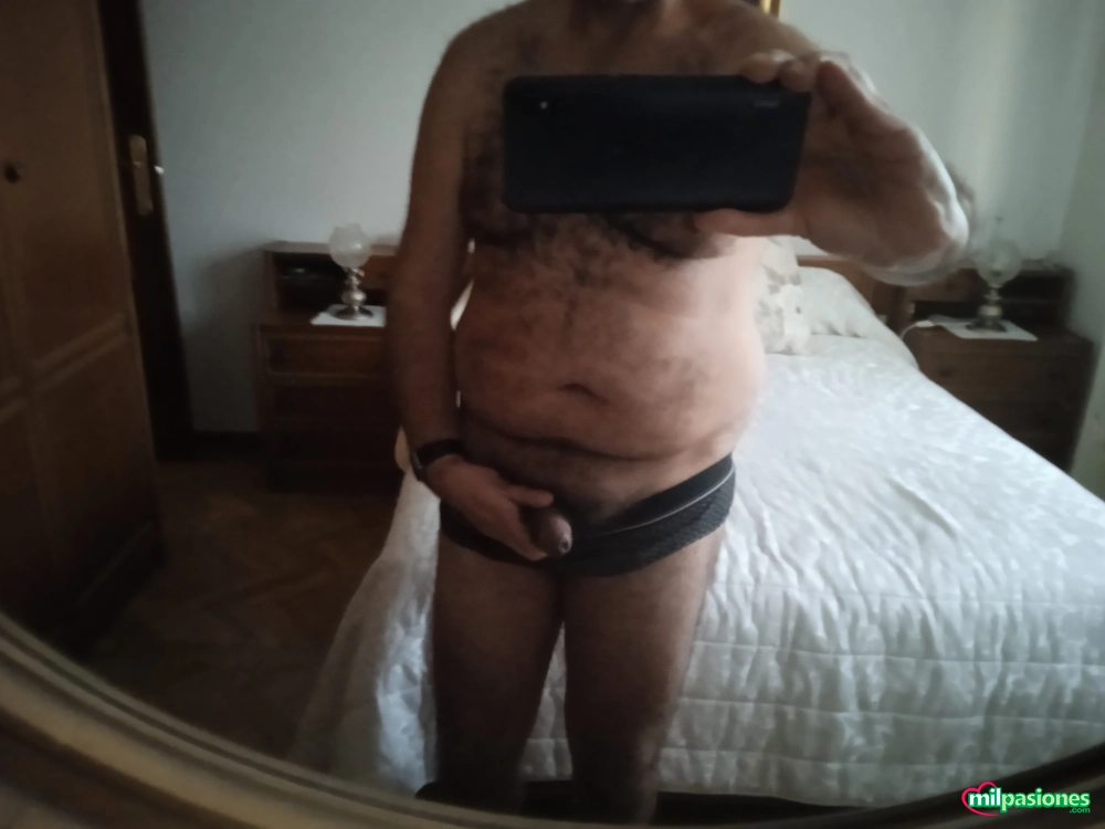 chico de 45 años le apetece sexo en grupo - 3